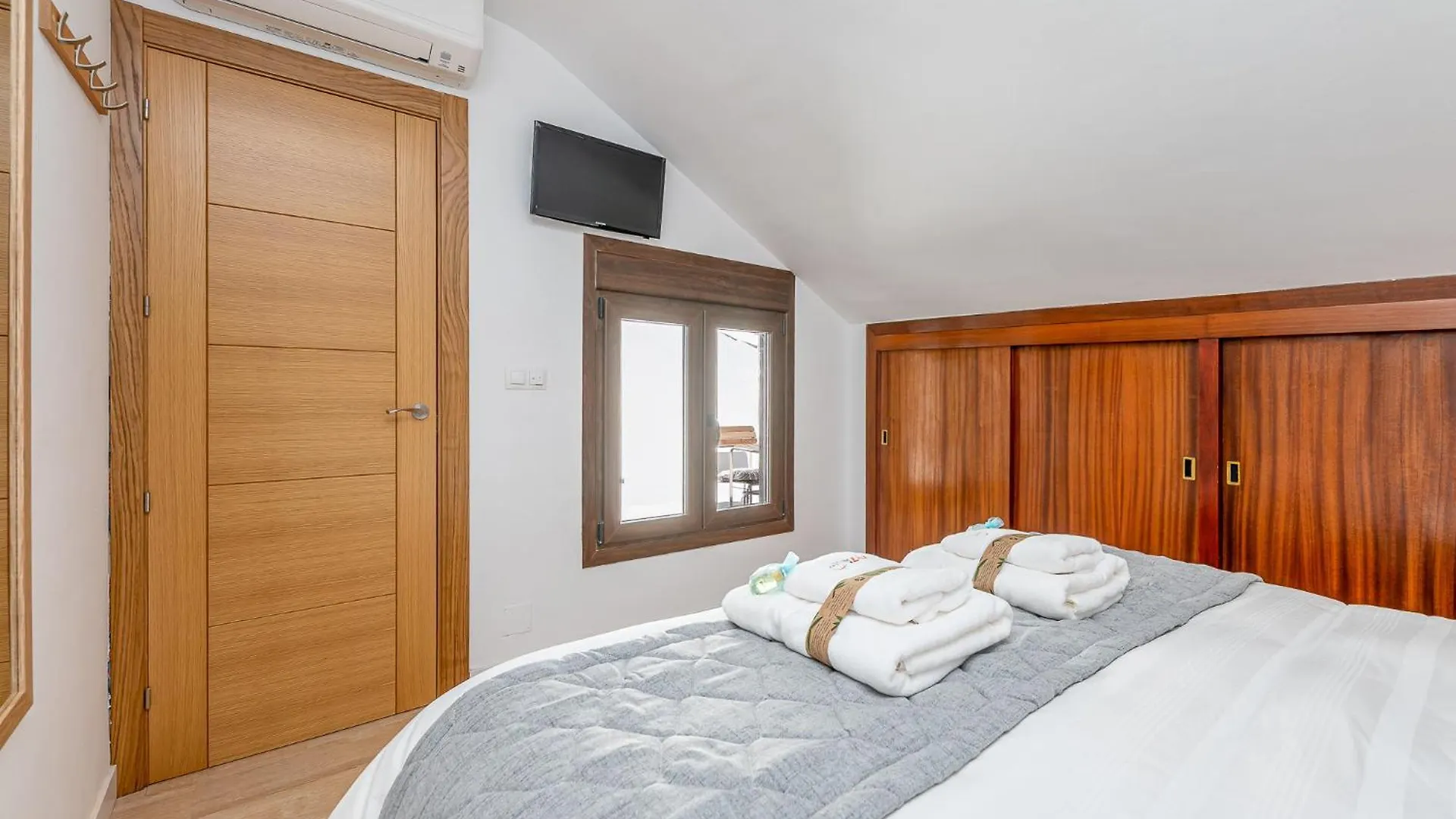 797 Holiday Rentals- Carrasco Beach 2 Torremolinos 0*,  Spain