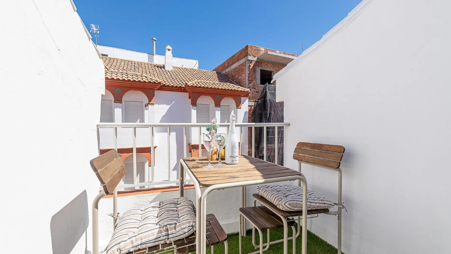 797 Holiday Rentals- Carrasco Beach 2 Torremolinos Apartment